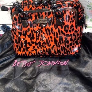 Beautiful vintage Betsy Johnson handbag brand-new comes with us bag